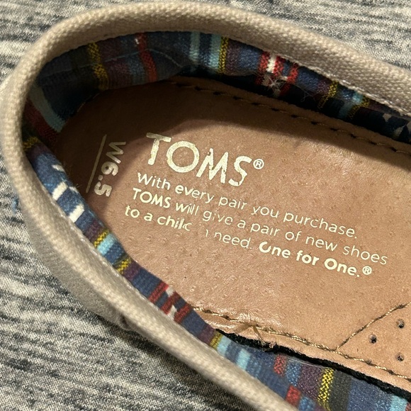 Toms Light Grey Slip Ons Size 6.5 Ladies - Picture 4 of 5